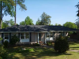 6347 Yorkshire Dr, Columbia, SC 29209-1833