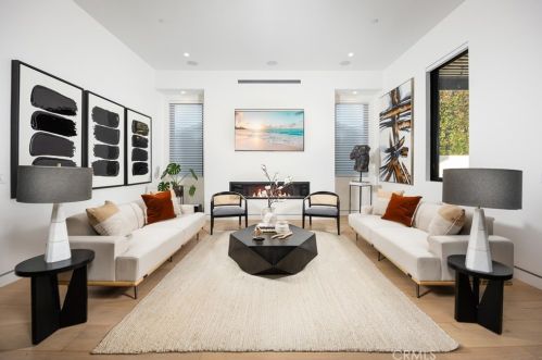 18852 Canyon Crest Dr, Orange CA 92861-2806 exterior