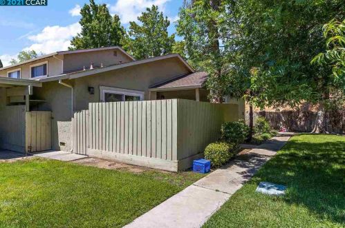 57 Meadowbrook Ave, West Pittsburg CA  94565-5550 exterior