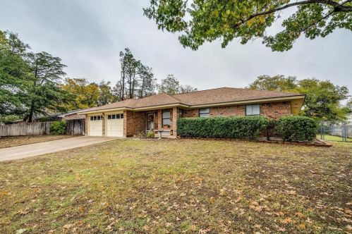 945 Dale Ave, Stephenville TX  76401-1735 exterior