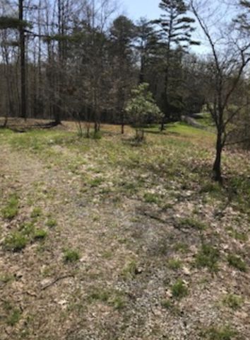 112 Smith Branch Rd, Beattyville, KY 41311-9255
