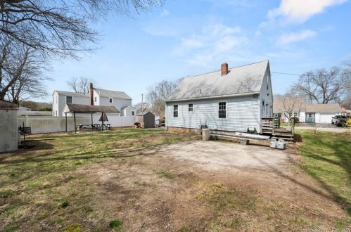 9 Ford Ave, Norwich CT  06360-5301 exterior