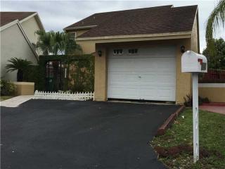 7042 103rd Pl, Miami, FL 33173-1324