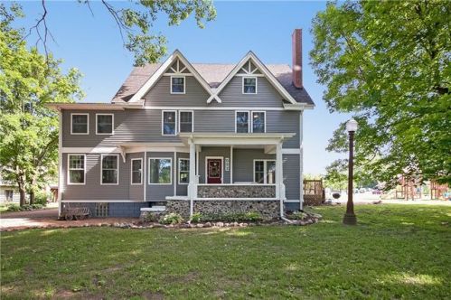 522 Osborne St, Cornell, WI 54732-8147
