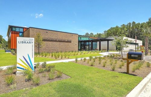 1521 Lindsey Creek Dr, Mount Pleasant SC  29466-8393 exterior