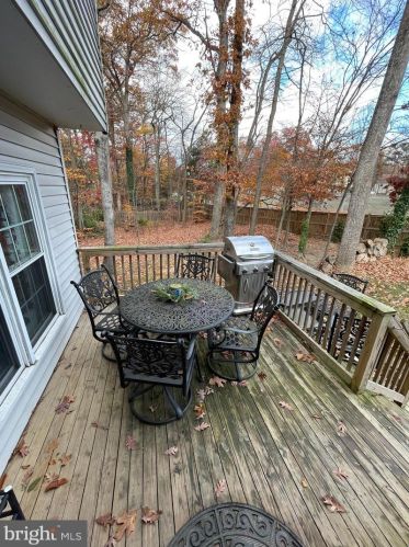 9214 Northedge Dr, Springfield VA  22153-3920 exterior