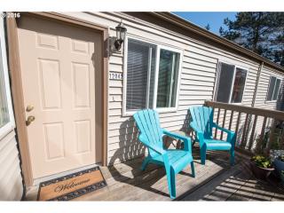 12042 Conestoga Dr, Beaverton OR  97008-8330 exterior