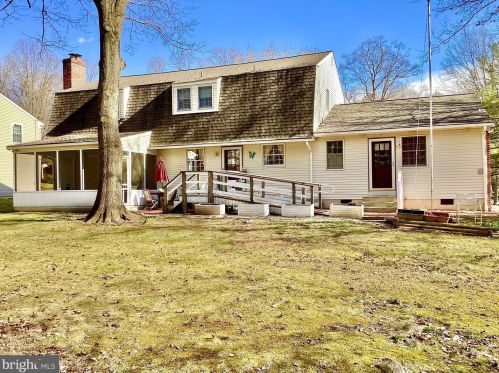 201 Stone Crop Rd, Wilmington DE  19810-1319 exterior