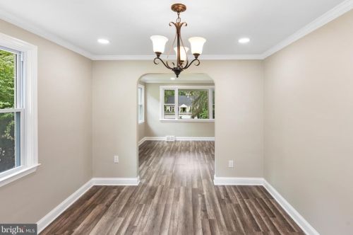 512 Uwchlan Ave, Downingtown PA  19335-1756 exterior