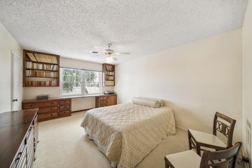 2926 Dominique Dr, Galveston TX 77551-1572 exterior