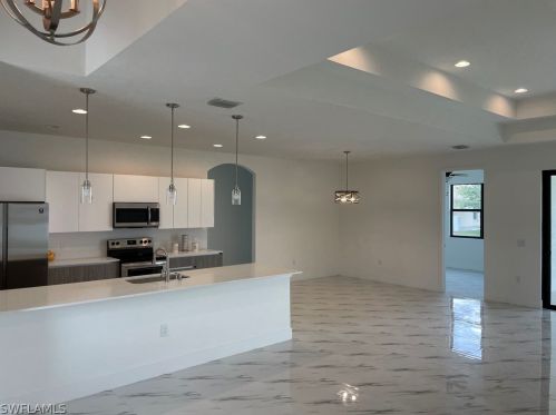 3214 6th St, Lehigh Acres, FL 33976-2414