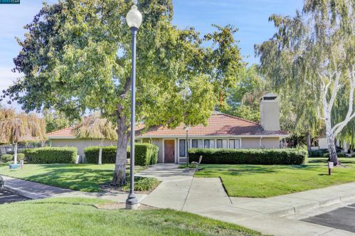 4721 Nicol Cmn, Livermore CA  94550-7734 exterior