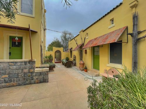 309 1 St, Tucson AZ 85705-7818 exterior