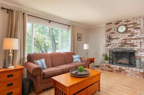 2123 Parrish Dr, Santa Rosa, CA 95404-2322