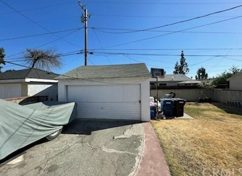 9753 Sunglow St, Pico Rivera, CA 90660-5601