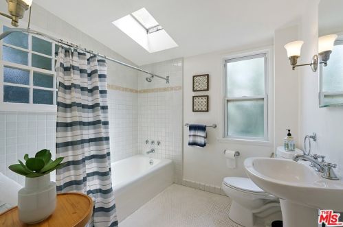 12259 Hartsook St, North Hollywood CA  91607-3054 exterior