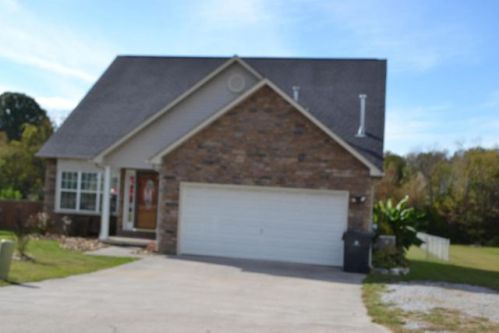 1205 Quiet Brook Ln, Knoxville, TN 37914-9698