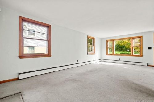 23 Glendenning St, Norwalk, CT 06851-2906