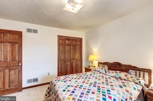 550 Herrs Rdg Rd, Gettysburg PA  17325-8556 exterior