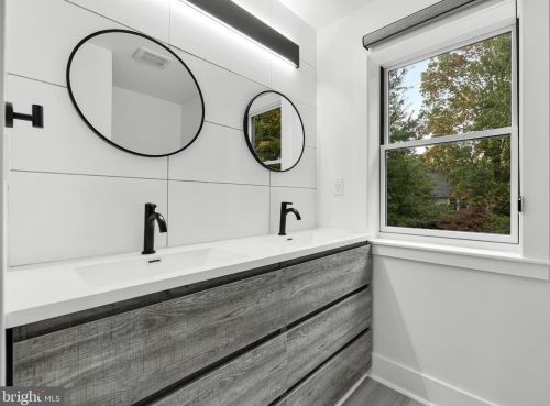 4624 Asbury Pl, Washington DC  20016-4325 exterior