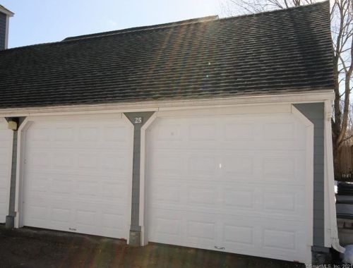 25 Farmington Meadow Dr, Farmington CT  06032-2041 exterior