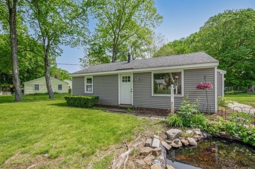 14 Cook Dr, Manchester, CT 06043-7423