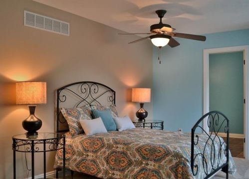 2362 Willow Run Ct, Gibsonia PA  15044-8112 exterior