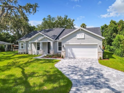 807 Pennsylvania Ave, Deland, FL 32720-3234