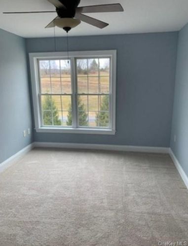 22 Hudson Cir, Marlborough NY  12542-6187 exterior