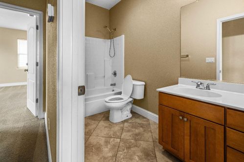 576 Bramblewood Ave, Lathrop CA 95330-9370 exterior