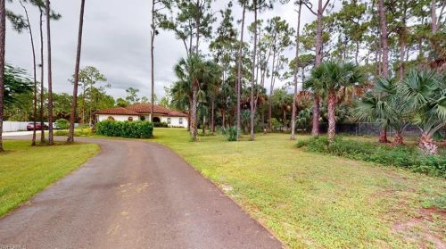 5245 Green Blvd, Naples, FL 34116-0050