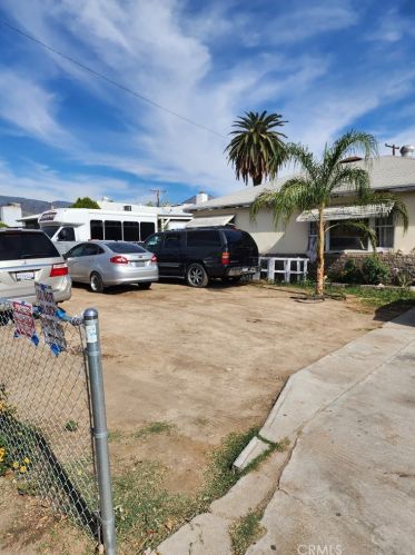 6853 Del Rosa Dr, San Bernardino, CA 92404-5643