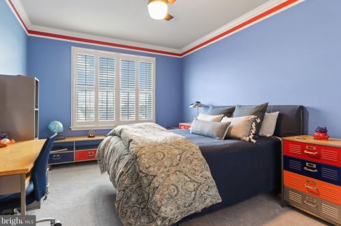 43589 Mcdowell Sq, Leesburg VA  20176-6528 exterior