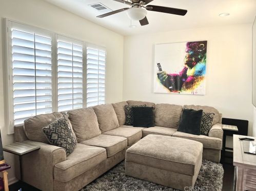 21737 Propello Dr, Santa Clarita CA  91350-8542 exterior