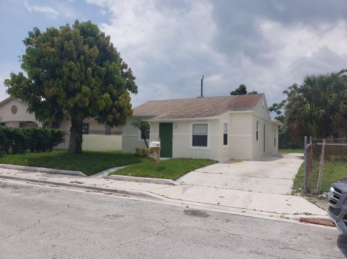 817 4th St, West Palm Beach, FL 33401-4117