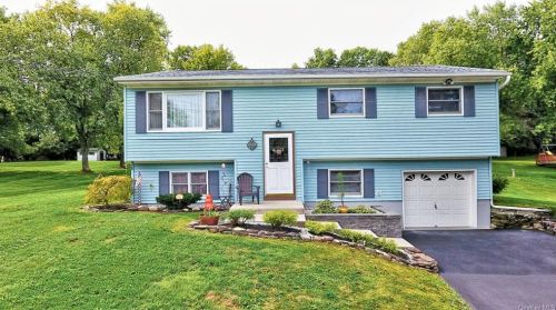 25 Surrey Rd, Chester, NY 10918-1123