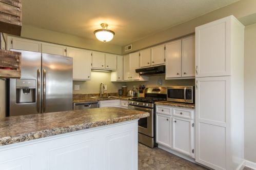 268 Stonebridge Dr, Nashua, NH 03063-5054