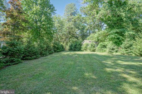 404 Maple Ave, Camden NJ  08109-2021 exterior