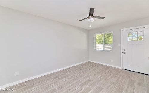 2122 Augusta Ave, Phoenix, AZ 85021-6838