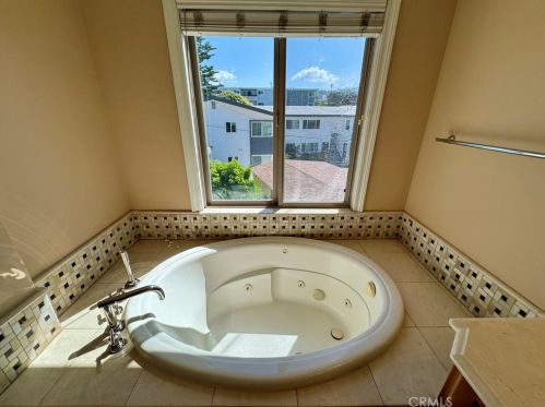 208 Calle Miramar, Redondo Beach CA  90277-6206 exterior