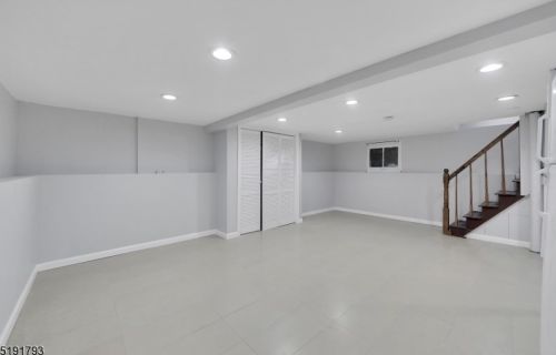 5 Irving St, East Orange NJ  07018-1913 exterior