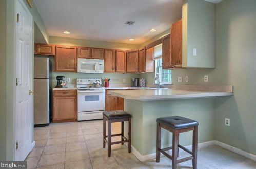 394 Stonehedge Ln, Navy Sup Dpt PA  17055-7012 exterior