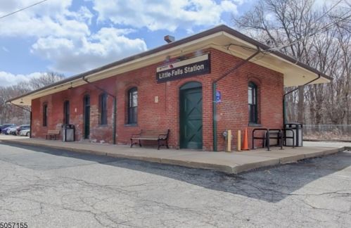 17 Woodside Ave, Little Falls NJ  07424-1315 exterior