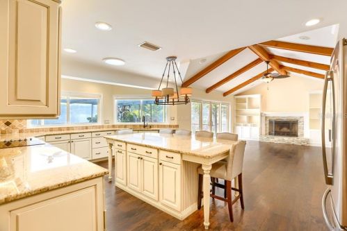2272 Toniwood Ln, Palm Harbor, FL 34685-2225