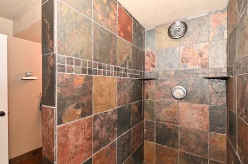 715 Apple Orchard Dr, Waterford WI  53185-2895 exterior