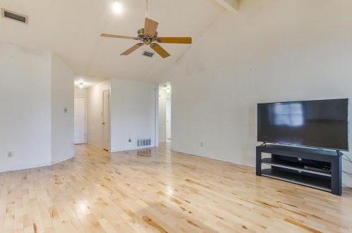 816 Bentle St, Cedar Hill TX 75104-9244 exterior