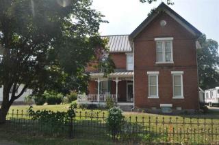 706 Main St, Newtonville, IN 47615-9309