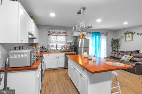 619 Manatawny St, Pottstown PA  19464-9408 exterior