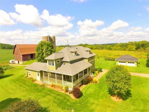 5507 Quarterline Rd, Pulcifer, WI 54124-9219