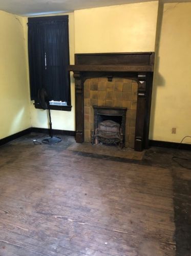 332 Mckinley St, Pittsburgh PA  15210-3314 exterior